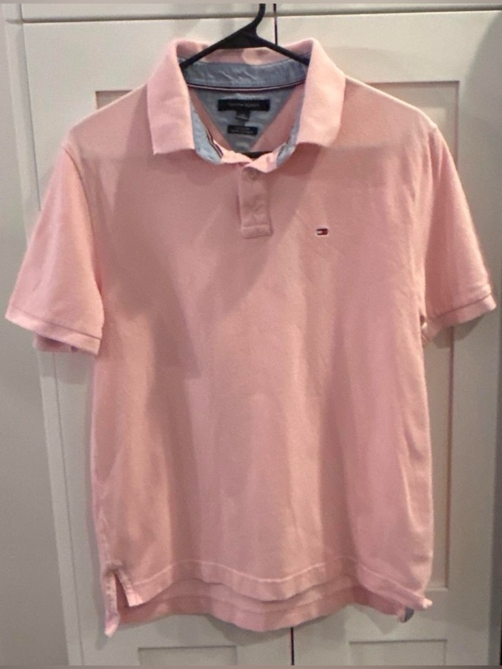 Tommy Hilfiger Men’s Light Pink Polo Shirt Classic Fit / Pique Texture sz Small